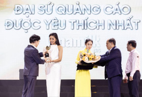 Hoa hậu H’Hen Niê nhận tin vui những ngày cuối năm