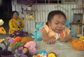 Thần Tài Gõ Cửa:  Cô gái cao 80cm với ước mơ mở một tiệm hoa len