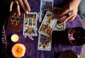 Bói bài Tarot năm 2024 cho 12 cung hoàng đạo
