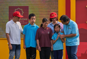 Trung Ruồi nhớ mẹ, đồng cảm với các em nhỏ Mái ấm gia đình Việt