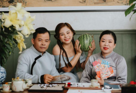 Tiktoker Phan Yến Nhi cùng gia đình diện áo dài Hà Thanh Huy đón Tết