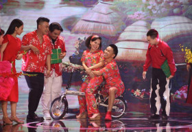 Việt Hương tổ chức ‘đại nhạc hội’ cho các danh hài mùa Tết