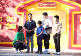 Quyền Linh, Tăng Phúc nghẹn ngào, Bích Thùy đồng cảm nỗi đau của em nhỏ mồ côi