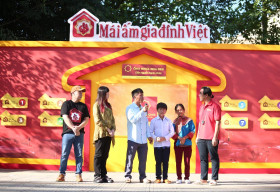 Hiền Mai xúc động, Hamlet Trương cảm phục sự trưởng thành của cô bé mồ côi