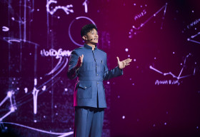 Dược sĩ Tiến chi tiền khủng phát tin ở rạp chiếu phim tuyển sinh Miss Universe Vietnam