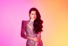 Á hậu Hoàng Nhung đẹp gợi cảm trong trang phục đính đá