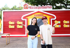 Diễn viên Khả Ngân bật khóc nức nở vì đồng cảm với các em nhỏ mồ côi