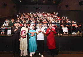 Đạo diễn Thu Trang nói về việc “Nụ hôn bạc tỷ” được tăng suất chiếu?