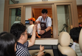 Highlands Coffee ra mắt mô hình Drive-Thru đầu tiên trong ngành đồ uống tại Việt Nam
