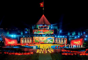 Đạo diễn Dương Quang Minh và dấu ấn khác biệt tại ‘Dưới cờ vinh quang’