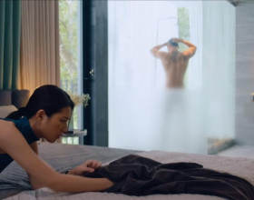 ‘Phản diện cơ bắp’ Lương Gia Huy lộ cảnh nude trong ‘Bịt mắt bắt nai’