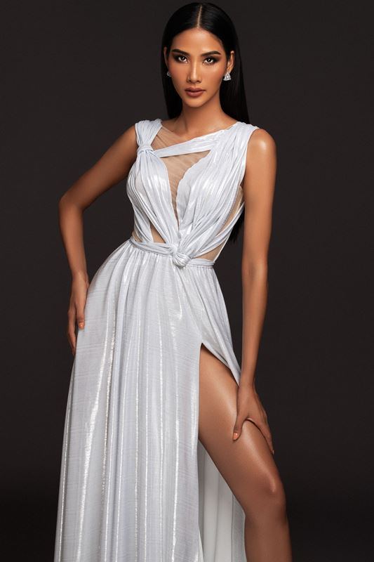 A hau Hoang Thuy Dress by Nguyen Minh Tuan 2 Mãn nhãn với bộ ảnh profile của Hoàng Thùy trên trang chủ Miss Universe 2019