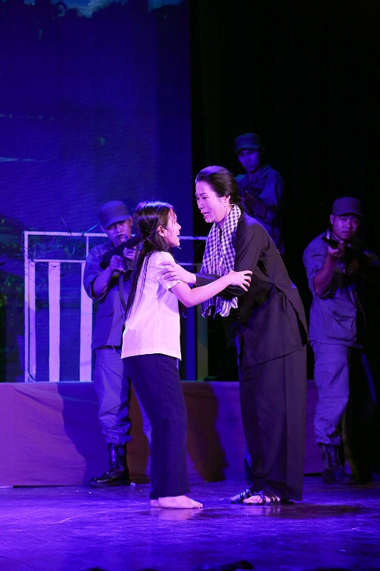 Vở diễn “Rặng Trâm Bầu” Trinh Kim Chi 2 Vở diễn “Rặng Trâm Bầu” của Trịnh Kim Chi sẽ được công diễn tại 10 điểm trên địa bàn TP.HCM