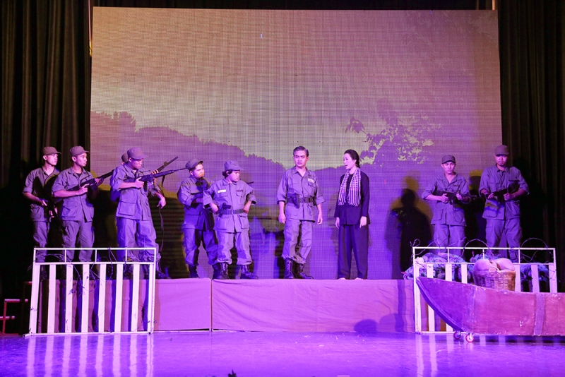 Vở diễn “Rặng Trâm Bầu” Trinh Kim Chi 5 Vở diễn “Rặng Trâm Bầu” của Trịnh Kim Chi sẽ được công diễn tại 10 điểm trên địa bàn TP.HCM