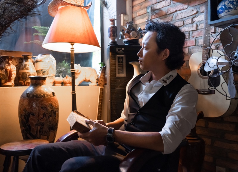 Ca si Nguyen Trung vao vai anh chang phuc vu quan ca phe 2 Yuuki Ánh Bùi nhận mưa lời khen sau công chiếu tập đầu tiên Duyên Mộng Tam Sinh