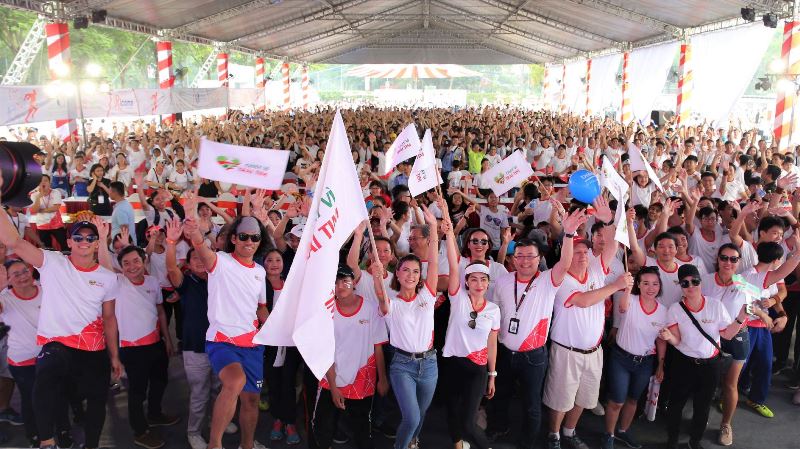 Gần 15.000 người đã tham gia Chạy Vì Trái Tim 2019 tại Celadon City quận Tân Phú TP.HCM  Chạy Vì Trái Tim lần 7 quyên góp được hơn 6 tỷ đồng, gần 250 trẻ em nghèo sẽ được chữa trị
