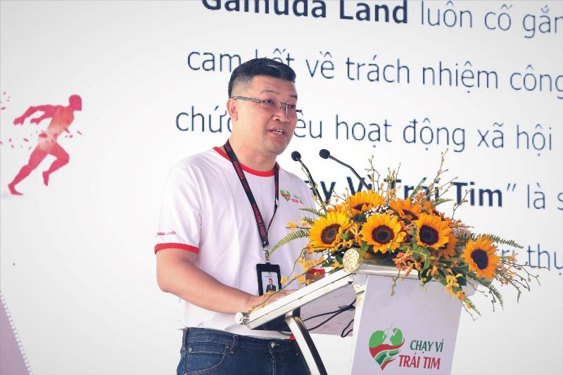 Ông Wyeren Yap Vooi Soon Tổng giám đốc Gamuda Land TP.HCM phát biểu khai mạc chương trình Chạy Vì Trái Tim lần 7 quyên góp được hơn 6 tỷ đồng, gần 250 trẻ em nghèo sẽ được chữa trị