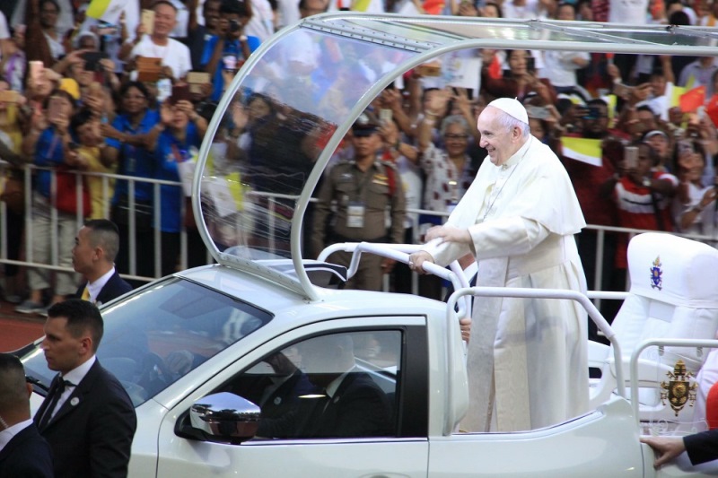 Đức Giáo Hoàng Hoa khôi Du lịch Việt Nam Khánh Ngân diện kiến Đức Giáo Hoàng tại Thái Lan