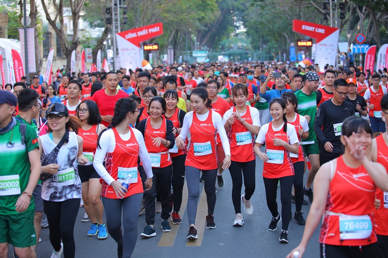 Giải Marathon Quốc tế Thành phố Hồ Chí Minh Techcombank 6 Hàng ngàn vận động viên chinh phục cung đường xanh tại Giải Marathon Quốc tế Thành phố Hồ Chí Minh Techcombank