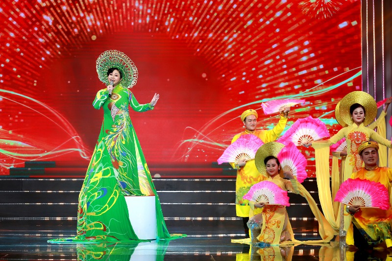 Ngọc Ánh Việt Nam gấm hoa 6 Nghệ sĩ Việt tưng bừng đón Tết Dương lịch 2020 trên Làng Hài Mở Hội Mừng Xuân