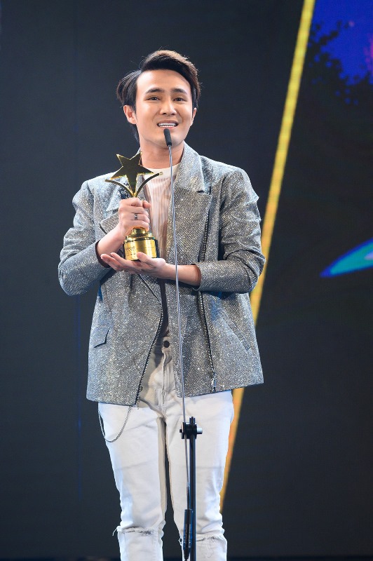 huynh Lap15 Huỳnh Lập lần thứ 3 bước lên bục vinh danh của giải thưởng Ngôi sao xanh