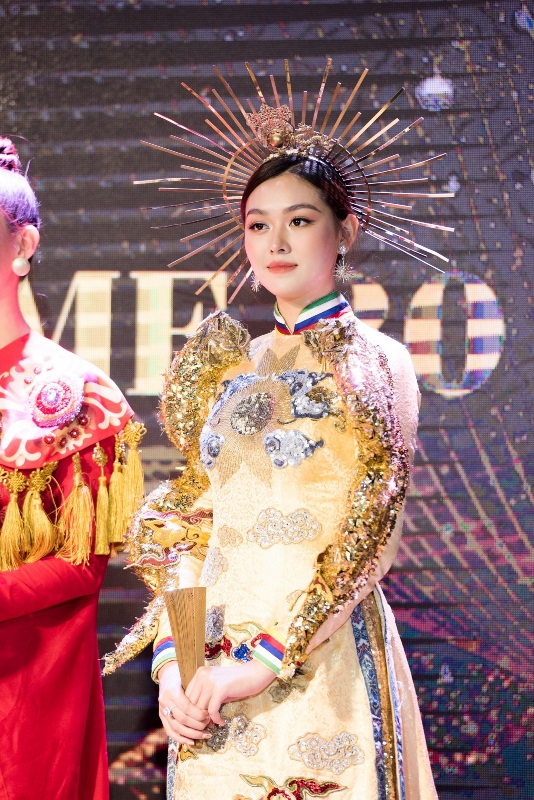 A HAU TUONG SAN Chiêm ngưỡng 7 bộ quốc phục chinh chiến thế giới năm 2019 của các người đẹp Việt