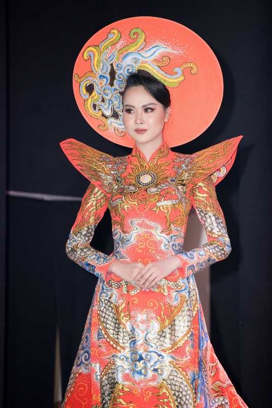 A KHOI XUA DUA PHUONG THANH Chiêm ngưỡng 7 bộ quốc phục chinh chiến thế giới năm 2019 của các người đẹp Việt