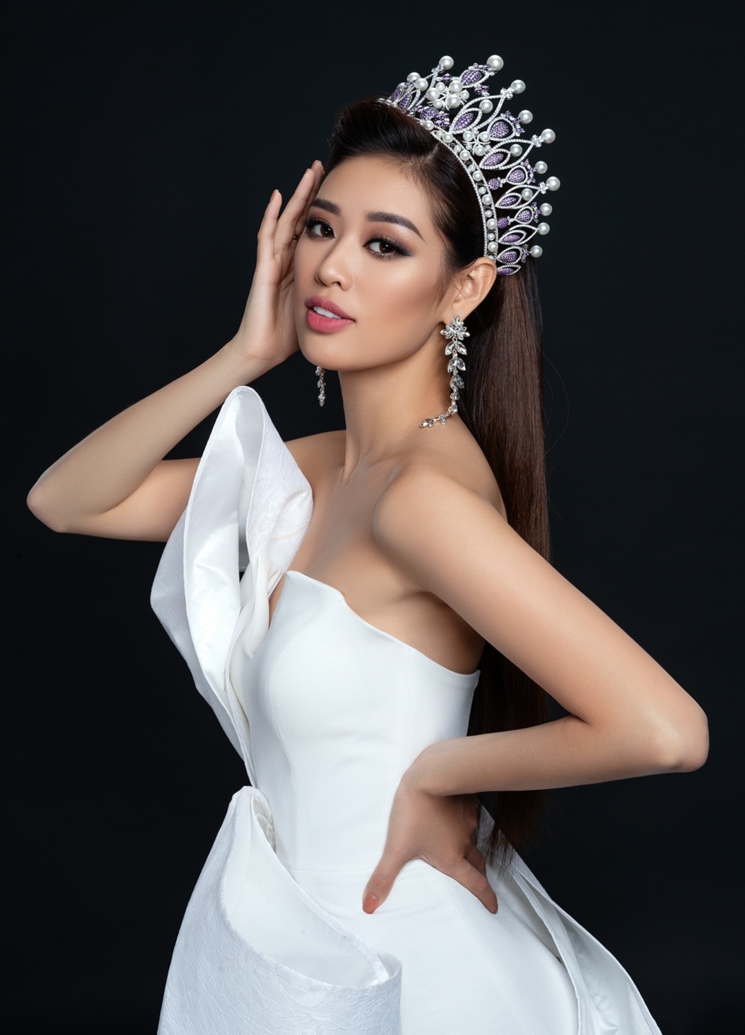 Screenshot 20200218 223519 Sau hơn 2 tháng đăng quang, Hoa hậu Khánh Vân công bố bộ ảnh beauty đầu tiên