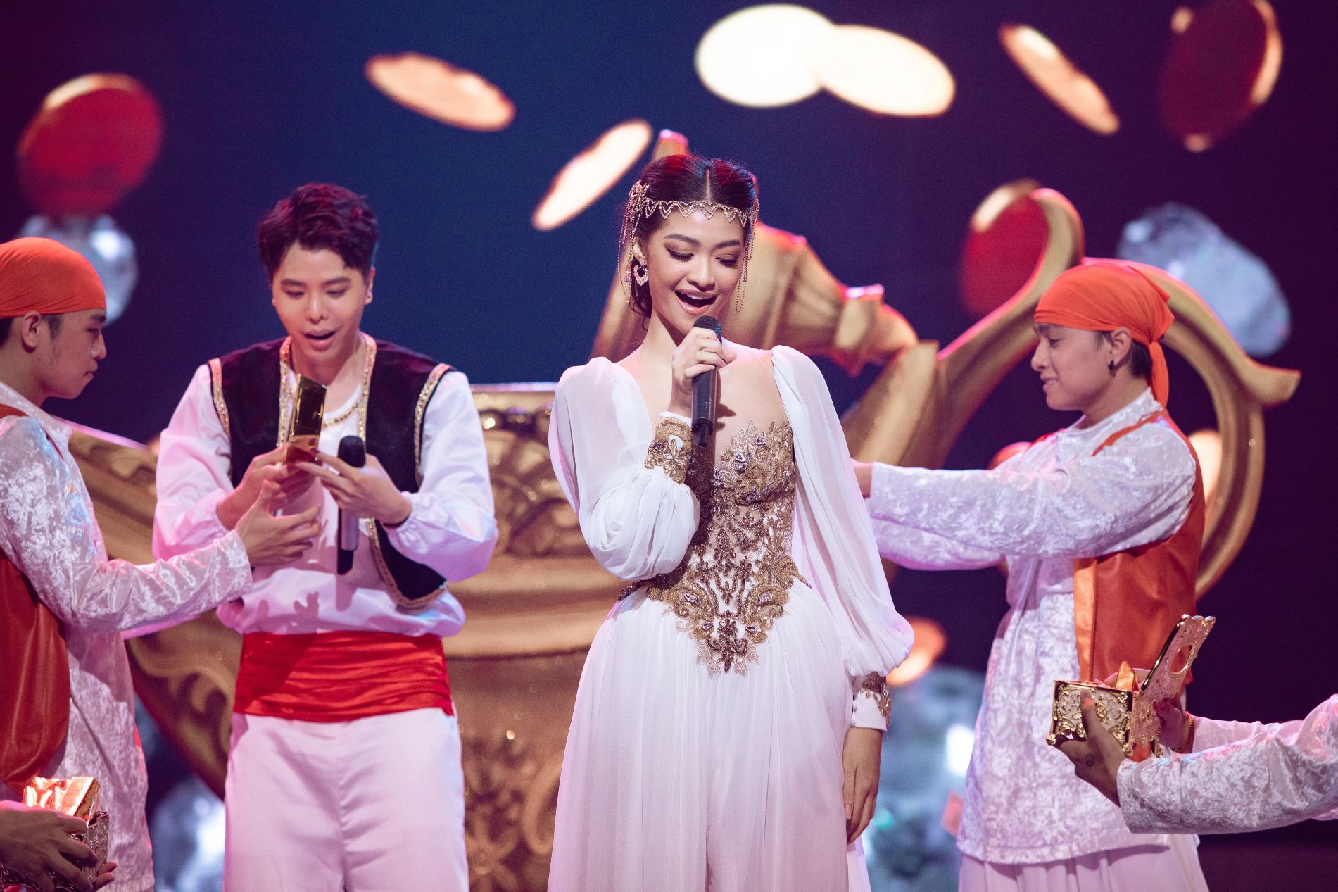 KIEULOAN 3 Á hậu Kiều Loan chứng minh tài năng ca hát với giải thưởng Trời Sinh Một Cặp mùa 4