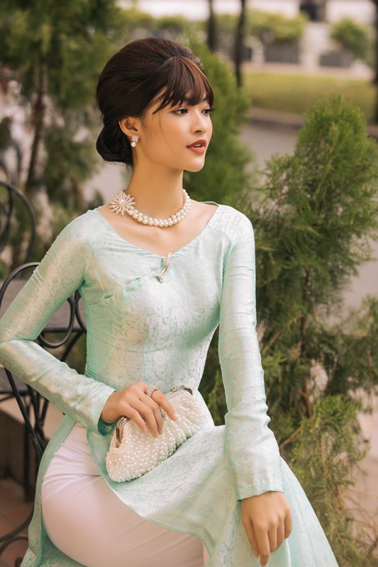 A Hau Kieu Loan 32 Á hậu Kiều Loan thả thính fan sắc đẹp khi diện lại quốc phục của Huyền My