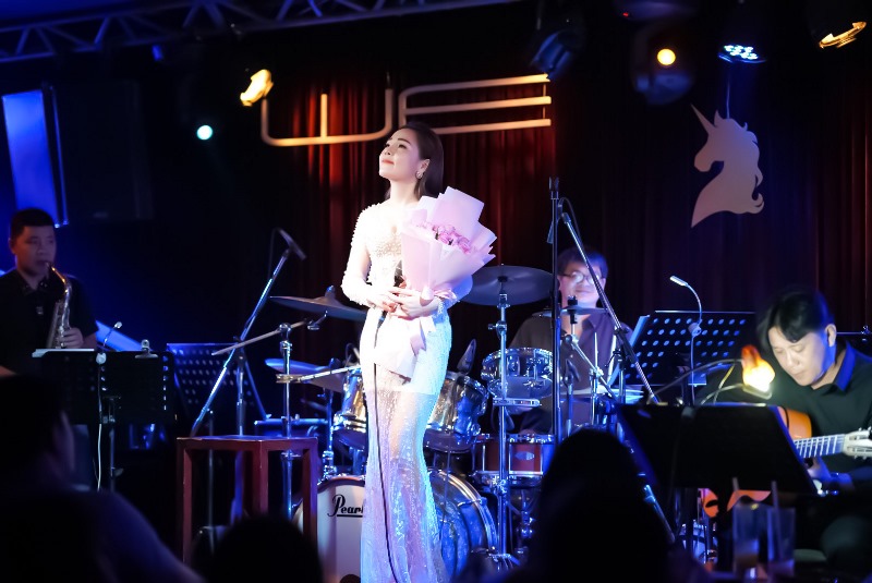  Lâm Nguyệt Ánh ghi dấu ấn trong lòng khán giả Sài Thành trong đêm Minishow Nhạc Tình Muôn Thuở 19