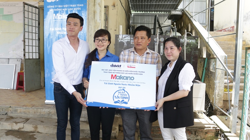 quốc trường máy lọc nước 4 Quốc Trường về Cà Mau, Kiên Giang trao tặng hệ thống máy lọc nước nhiễm mặn giúp người dân