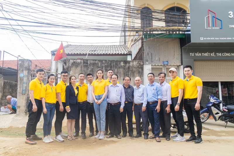 Hoa hau Khanh Van tham nan nhan chat doc da cam tai thanh pho Vinh61 Hoa hậu Khánh Vân đến thăm gia đình nạn nhân chất độc da cam tại TPHCM