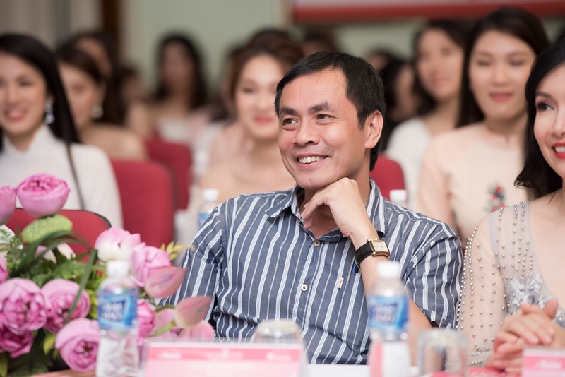 Nha tho Tran Huu Viet 2 Lộ diện 7 giám khảo của cuộc thi Hoa hậu Việt Nam 2020