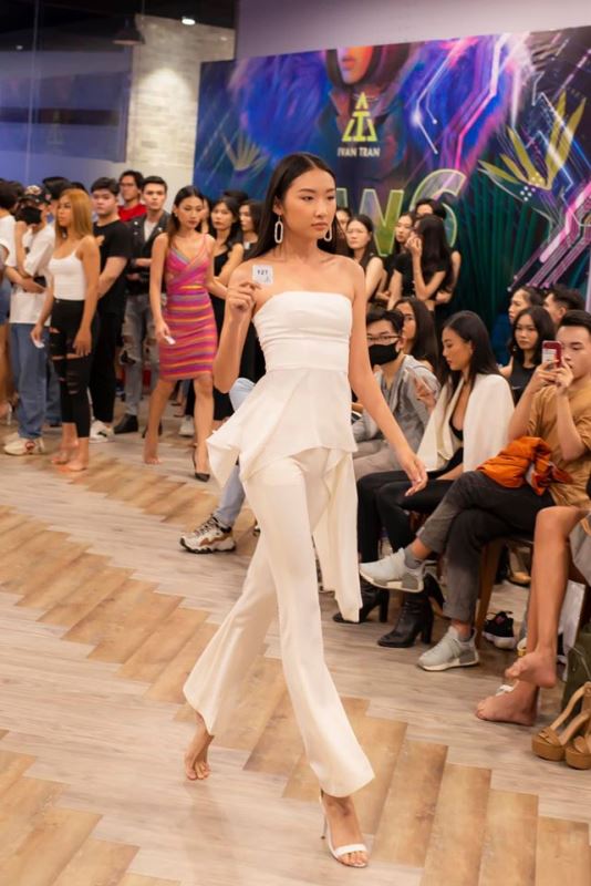 Thanh Khoa Tien Anh2 Hơn 100 chân dài háo hức casting show thời trang Ivan Resort 2020