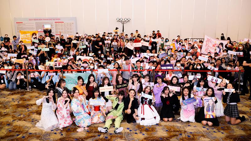 Ảnh 1 Fan SGO48 sẵn sàng đập hộp 1000 single 2 tại sự kiện Handshake để bắt tay idol