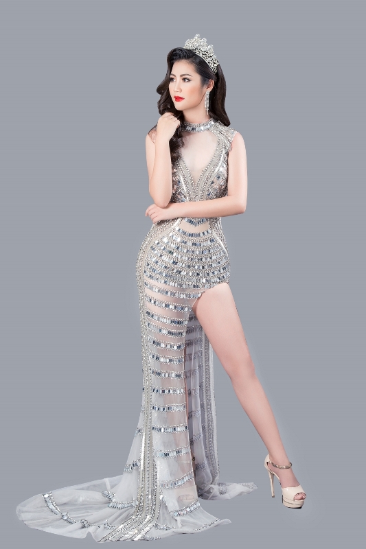 Hương Phan kiêu sa với váy dạ hội của NTK Tom Kara 3 Người đẹp của năm 2019 Hương Phan truyền lửa cho ứng viên Đại Sứ Thương Hiệu GoldStar
