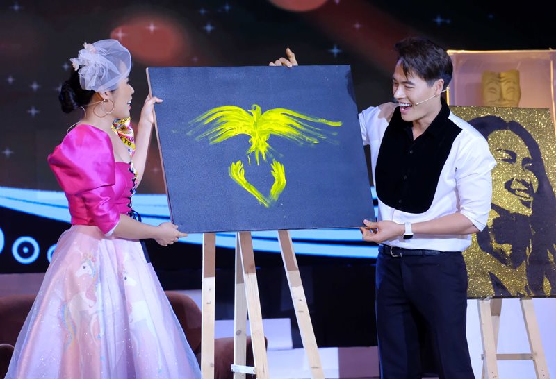 Viet Trang Vo Tan Phat HT 3 Én Vàng Nghệ Sĩ 2020: Kim Nhã làm khó nhà văn của những nỗi buồn Anh Khang