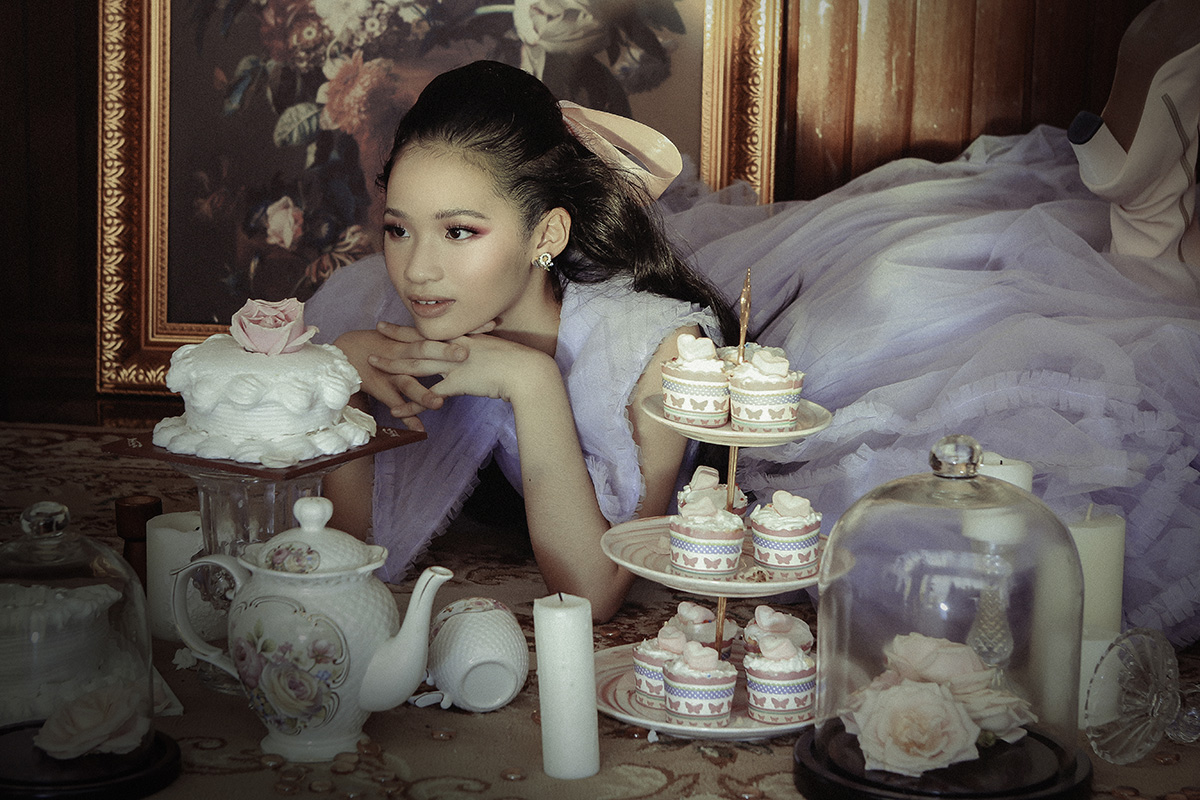 Bao Ha0 Mẫu nhí Bảo Hà đẹp lộng lẫy đón chào tuổi mới trong bộ ảnh concept sinh nhật hoàng gia   