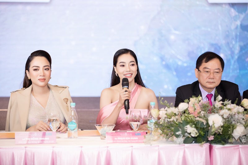 PHẠM KIM DUNG 3 Dàn hậu đình đám “đổ bộ” họp báo Hoa hậu Việt Nam 2020