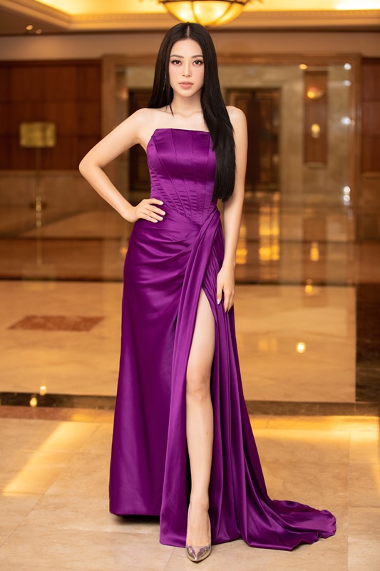Á HẬU PHƯƠNG NGA 1 Dàn hậu đình đám “đổ bộ” họp báo Hoa hậu Việt Nam 2020