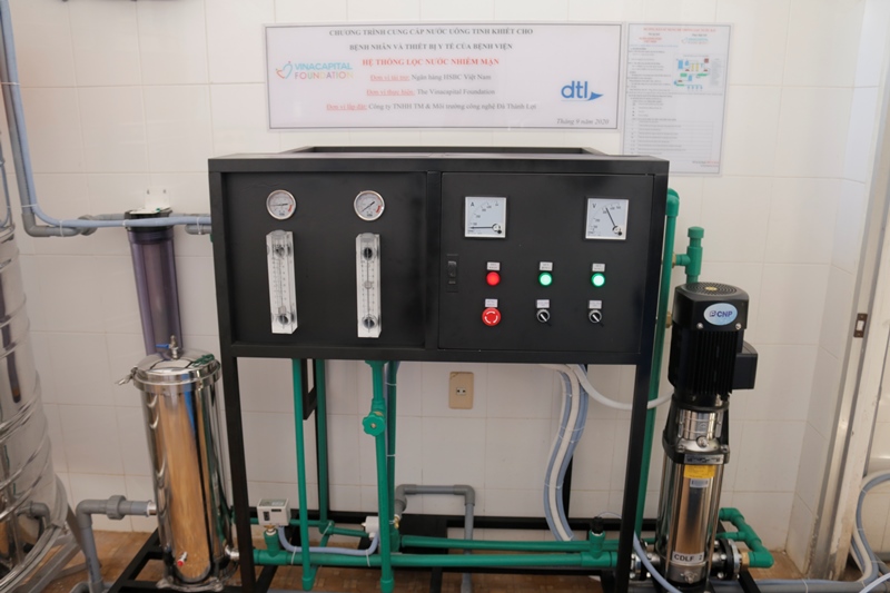 Hệ thống lọc nước tại Trung tâm Y tế Quân Dân Y Lý Sơn HSBC Việt Nam và VinaCapital Foundation trao tặng hệ thống lọc nước tại đảo Lý Sơn