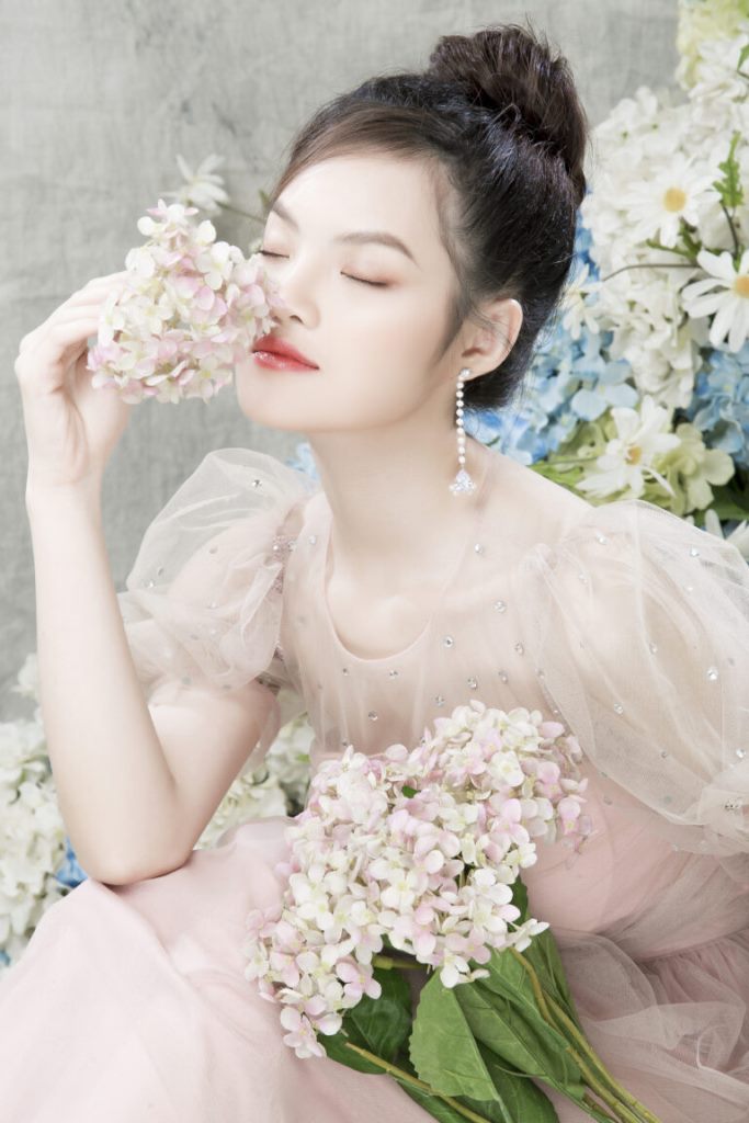 Sunny Đan Ngọc 1 Nữ ca sĩ sẽ catwalk cùng các siêu mẫu, hoa hậu tại Vietnam Runway Fashion Week 2020 là ai?