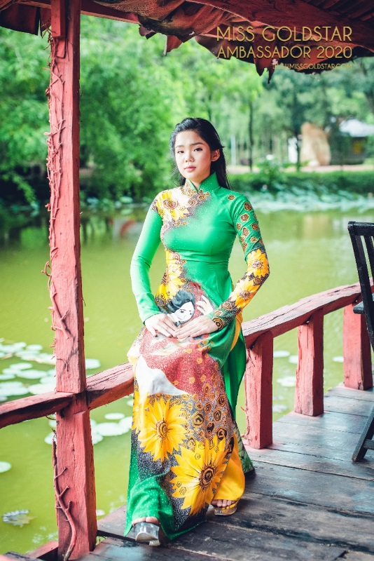 Ứng viên Nguyễn Thị Trang Dàn người đẹp Miss GoldStar Ambassador 2020 gây chú ý với áo dài truyền thống