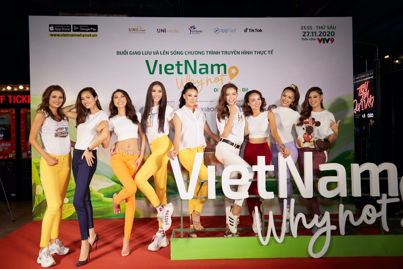 Buoi cong chieu Viet Nam Why Not57 9 nàng hậu của Vietnam Why Not lầy lội tạo dáng tại buổi công chiếu tập 1