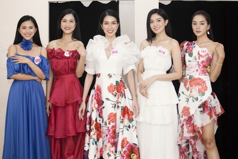 Hoa hậu Việt Nam thời trang NEVA 1 Top 35 thí sinh Hoa hậu Việt Nam hào hứng thử trang phục cho đêm thi thời trang