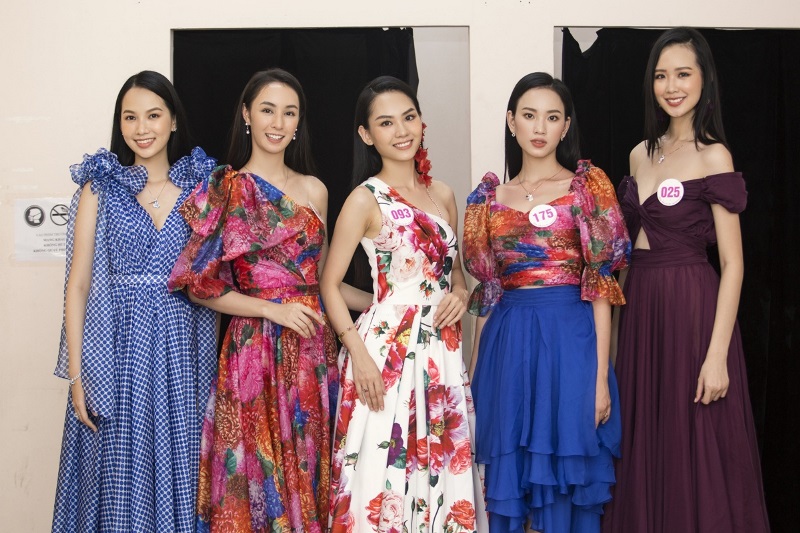 Hoa hậu Việt Nam thời trang NEVA 8 Top 35 thí sinh Hoa hậu Việt Nam hào hứng thử trang phục cho đêm thi thời trang