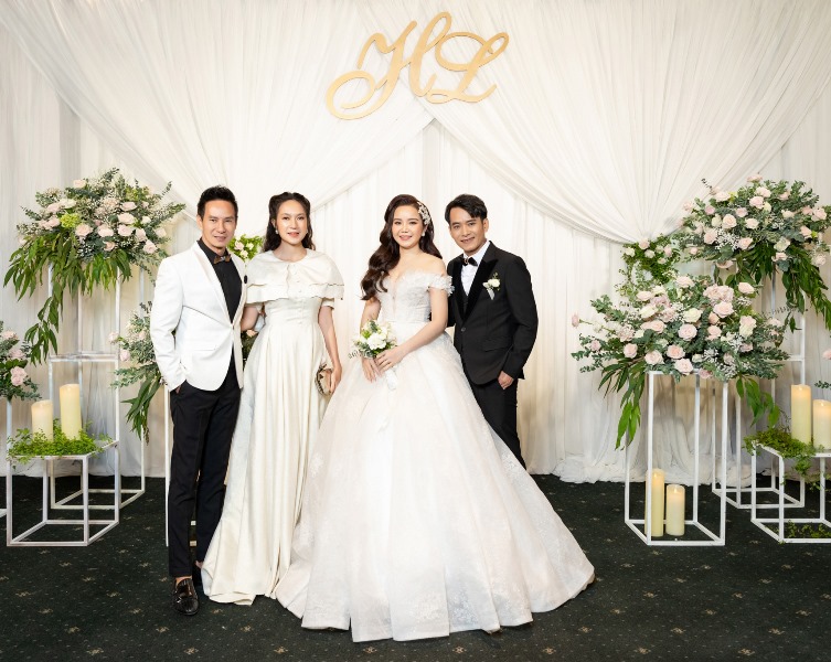 Lý Hải Minh Hà 1 Vợ chồng Lý Hải – Minh Hà chiếm hết spotlight khi đi ăn cưới