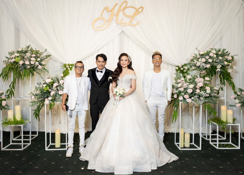 Lý Hải Minh Hà 2 Vợ chồng Lý Hải – Minh Hà chiếm hết spotlight khi đi ăn cưới