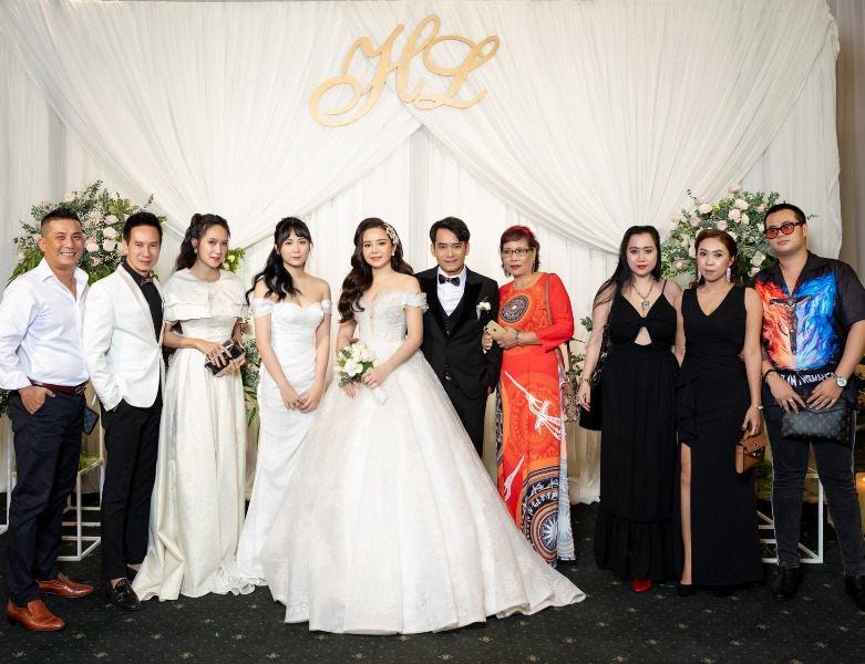 Lý Hải Minh Hà 8 Vợ chồng Lý Hải – Minh Hà chiếm hết spotlight khi đi ăn cưới